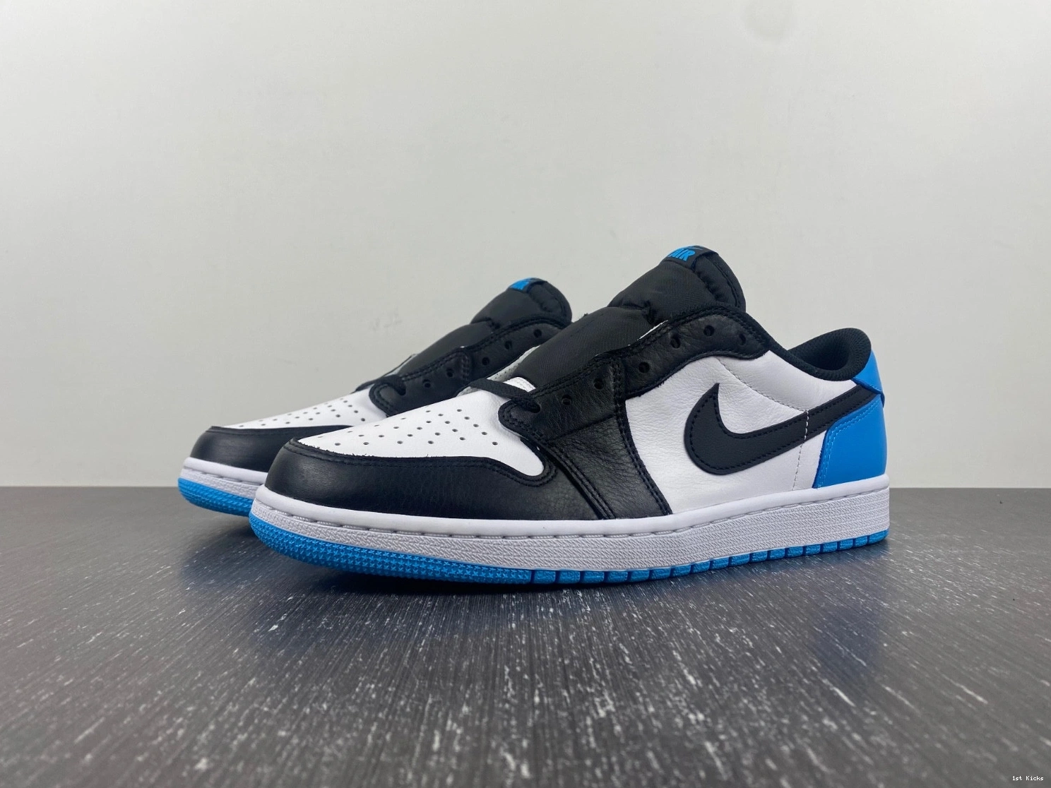 Retro - CZ0790-104 1 Low OG UNC Jordan 0424